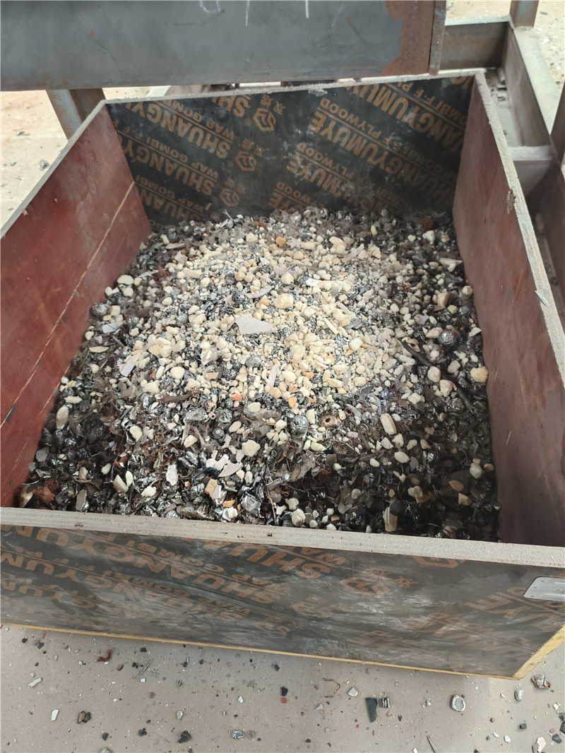 客戶廢舊小家電通過(guò)<a href='http://m.worldapps.cn/psxl/1279.html' target='_blank'><span>廢鋁破碎</span></a>機(jī)破碎分選效果